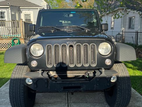 Used 2015 Jeep Wrangler Sport AWD/4WD image 2