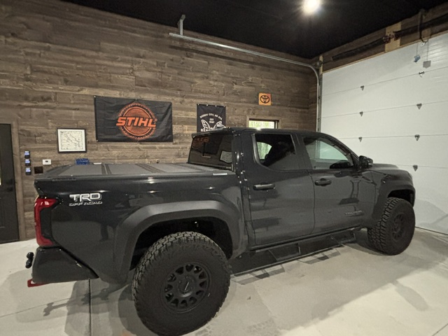 Used 2025 Toyota Tacoma TRD Off-Road w/ TRD Off Road Upgrade Package AWD/4WD image 2