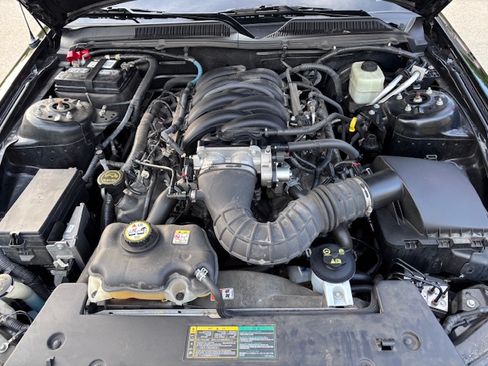 Used 2006 Ford Mustang GT RWD image 13