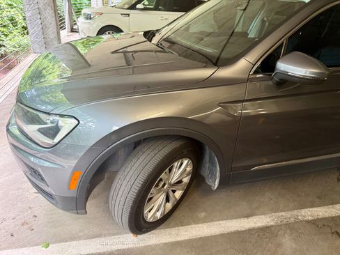 Used 2018 Volkswagen Tiguan SE w/ Panoramic Sunroof Package AWD/4WD image 14