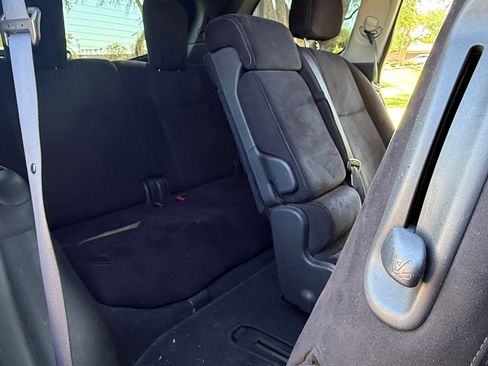 Used 2014 Nissan Pathfinder SV image 24