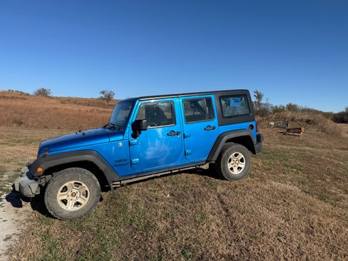 Used 2015 Jeep Wrangler Unlimited Sport image 8