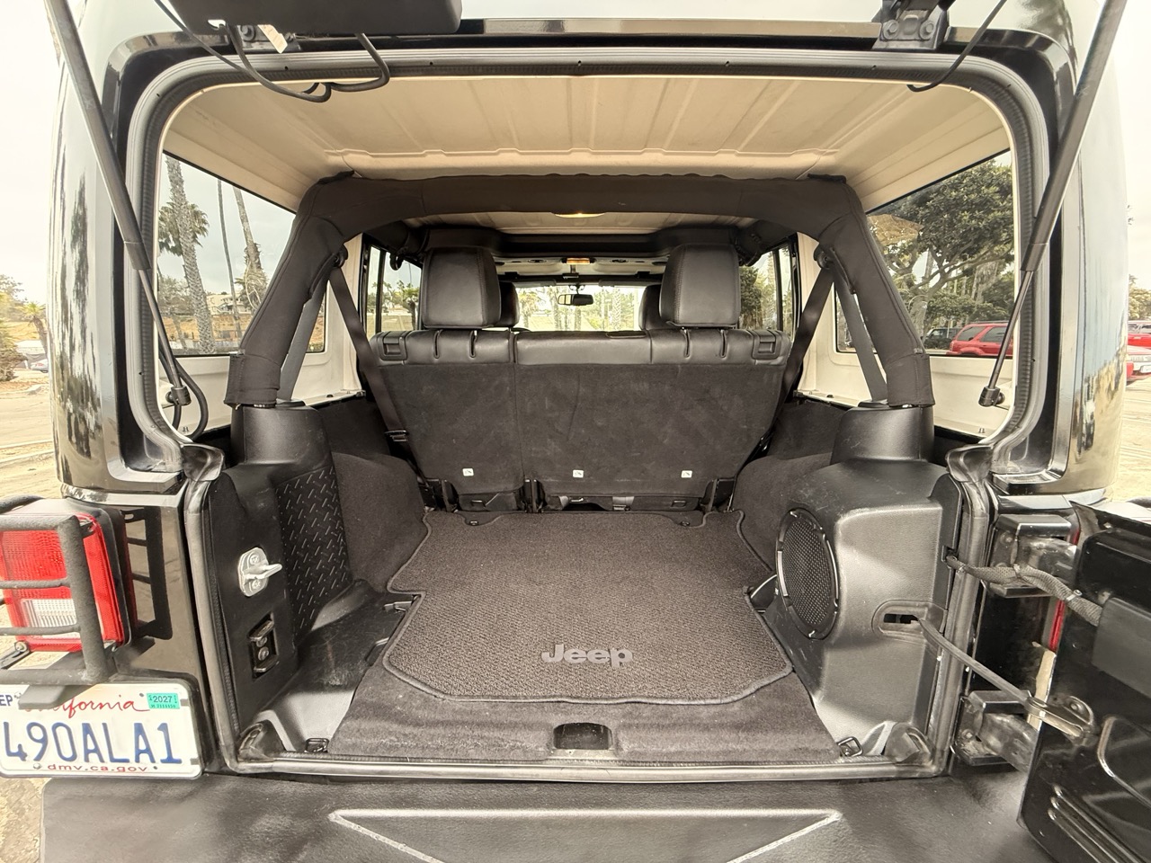 Used 2014 Jeep Wrangler Unlimited Sahara AWD/4WD image 18