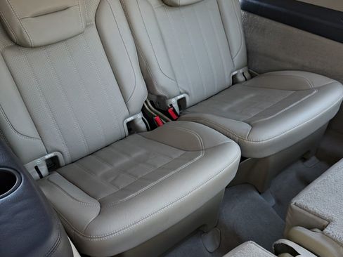 Used 2014 Mercedes-Benz GL 450 4MATIC image 22