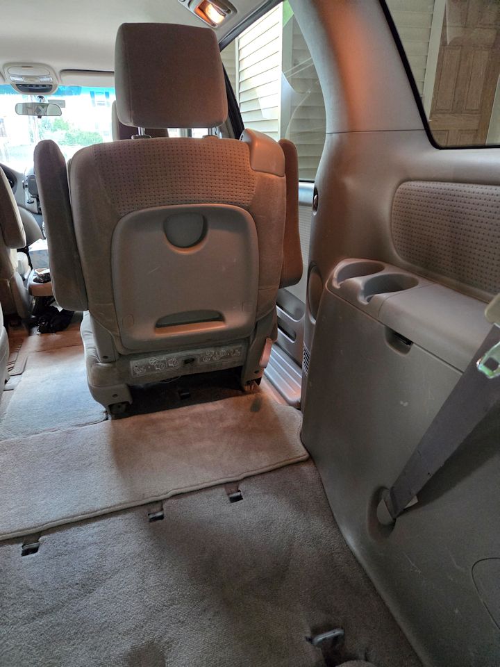 Used 2006 Toyota Sienna LE w/ LE Pkg 4 FWD image 1