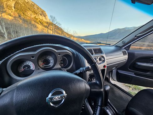 Used 2004 Nissan Xterra SE S/C w/ (SRF) Sunroof Pkg image 24