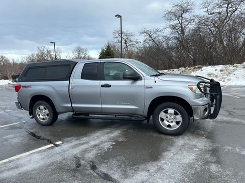 Used 2012 Toyota Tundra 4x4 Double Cab w/ TRD Off-Road Pkg image 4