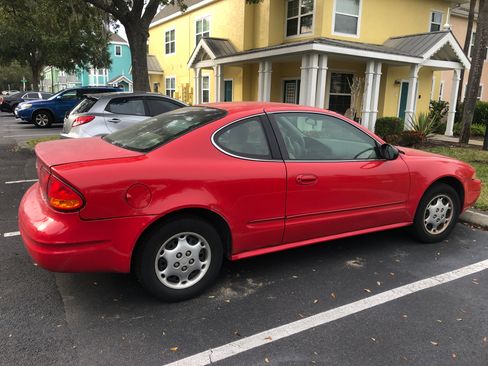 Used 2001 Oldsmobile Alero GX image 2