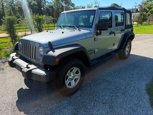 Used 2016 Jeep Wrangler Unlimited Sport AWD/4WD image 4