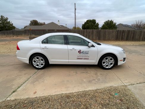 Used 2011 Ford Fusion SE image 4