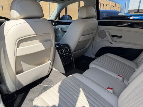 Used 2018 Bentley Flying Spur V8 AWD/4WD image 11