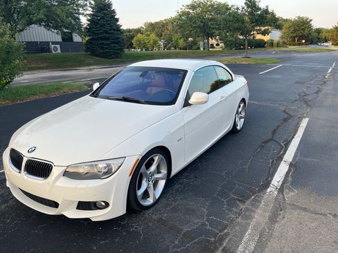 Used 2012 BMW 335i Convertible image 13