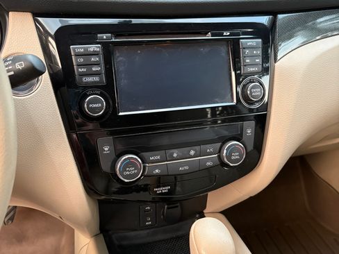 Used 2015 Nissan Rogue SL w/ SL Premium Package AWD/4WD image 7