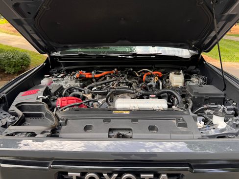 Used 2024 Toyota Tacoma TRD Pro AWD/4WD image 20