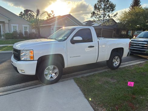 Used 2013 Chevrolet Silverado 1500 W/T image 1