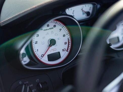 Used 2012 Audi R8 V10 image 8