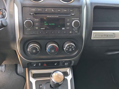 Used 2014 Jeep Compass Latitude w/ Sun/Sound Group image 10