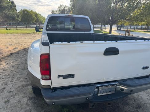 Used 2003 Ford F350 King Ranch image 9