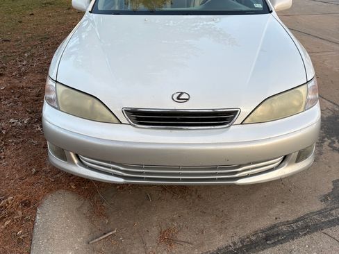 Used 2000 Lexus ES 330 300 Sedan 4D image 9