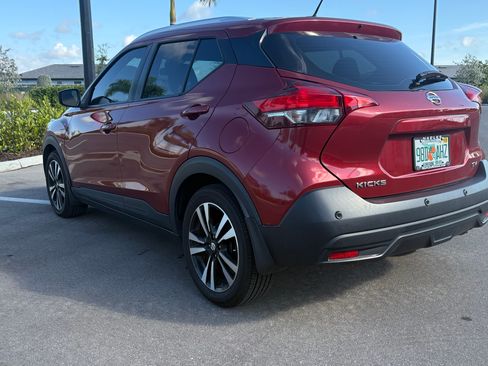 Used 2020 Nissan Kicks SV image 6