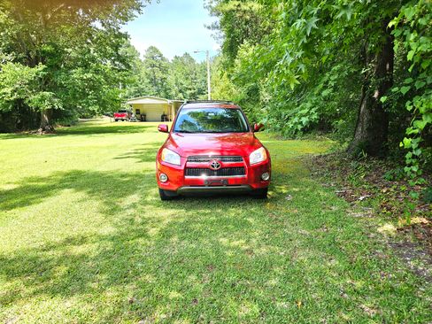 Used 2010 Toyota RAV4 Limited AWD/4WD image 6