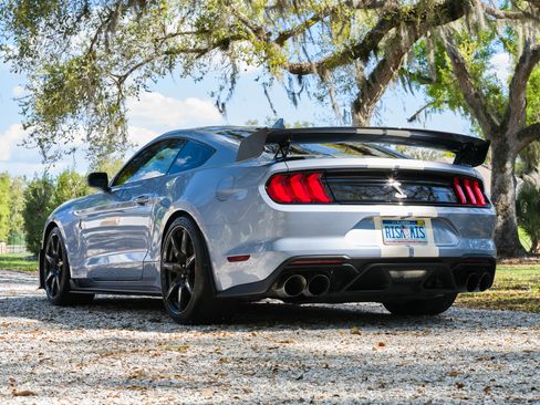Used 2022 Ford Mustang Shelby GT500 w/ Carbon Fiber Track Pack image 6