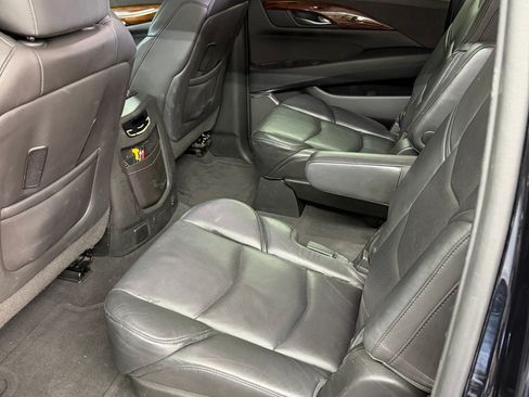 Used 2015 Cadillac Escalade ESV Premium image 25