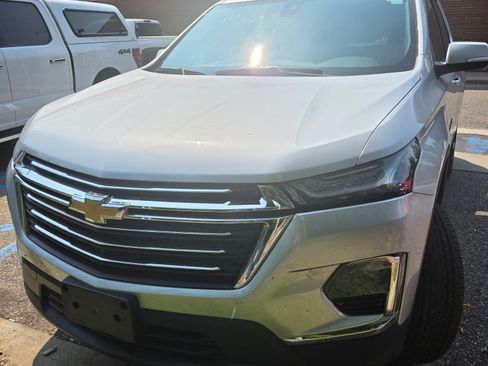 Used 2022 Chevrolet Traverse LT FWD image 8