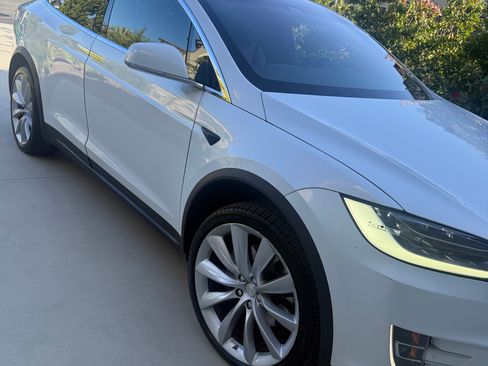 Used 2017 Tesla Model X 100D AWD/4WD image 2