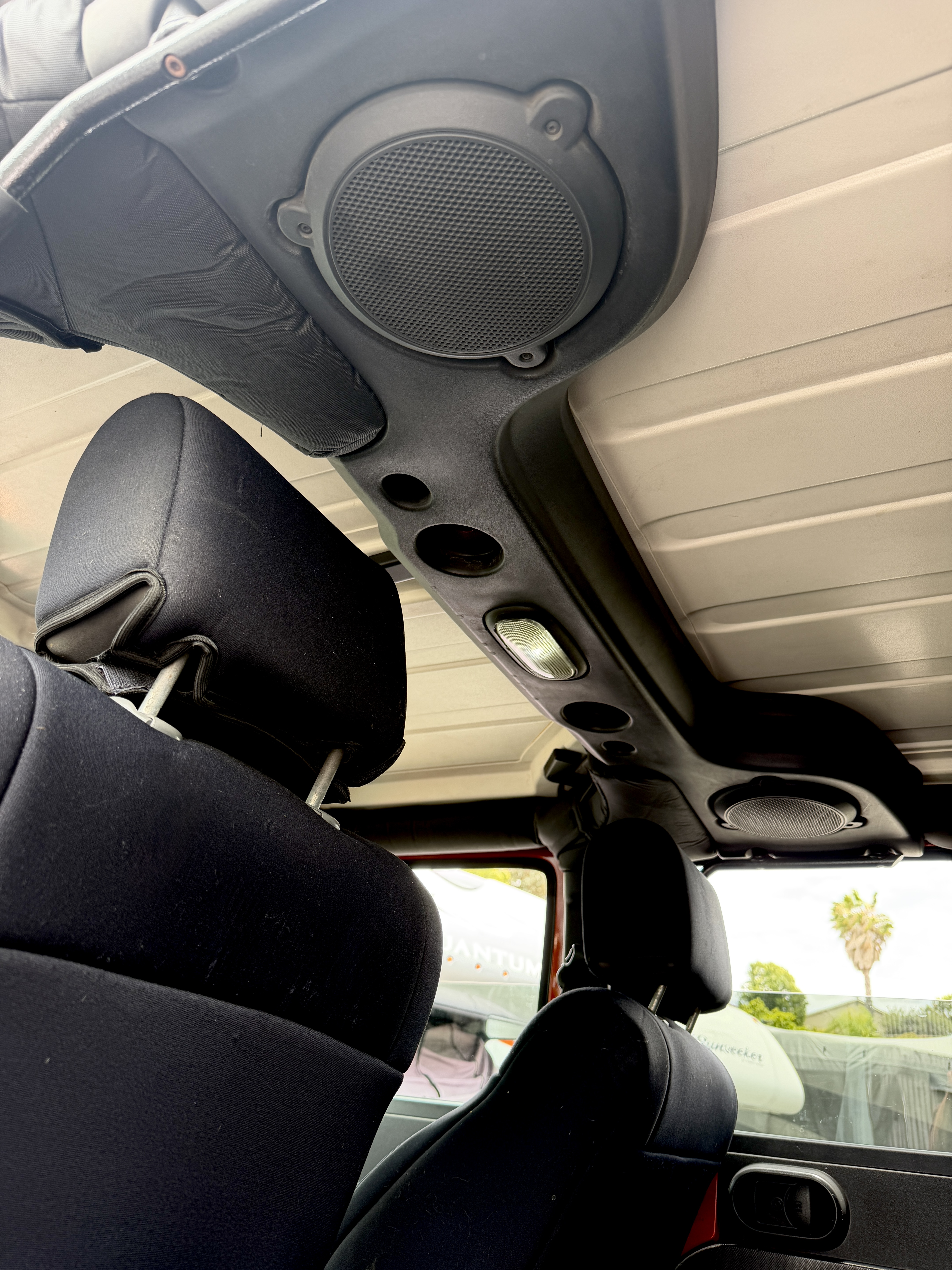 Used 2009 Jeep Wrangler Unlimited Rubicon w/ Dual Top Group AWD/4WD image 30