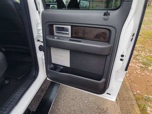 Used 2014 Ford F150 Platinum image 16