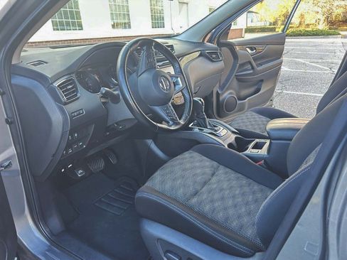 Used 2021 Nissan Rogue Sport SV image 12