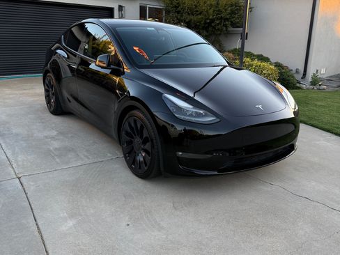Used 2021 Tesla Model Y Performance image 1