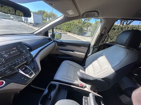 Used 2019 Honda Odyssey LX image 17