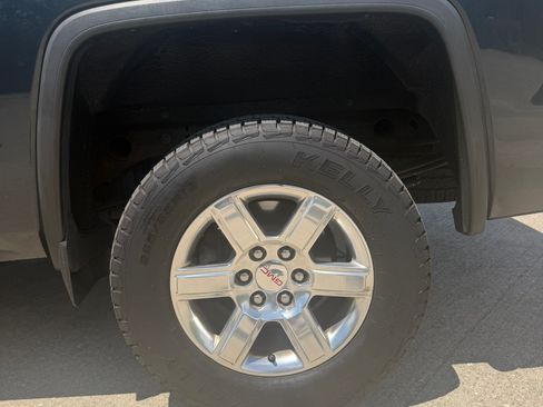Used 2018 GMC Sierra 1500 SLT w/ Suspension Package, Off-Road AWD/4WD image 18
