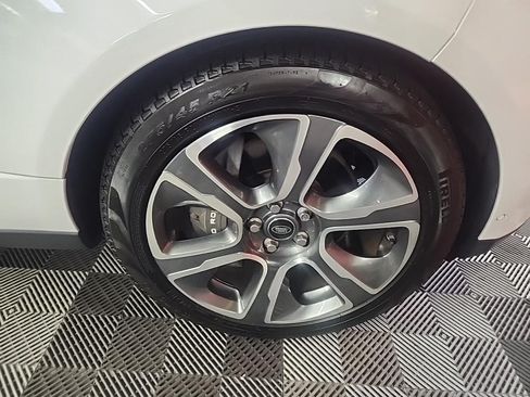 Used 2020 Land Rover Range Rover HSE image 11