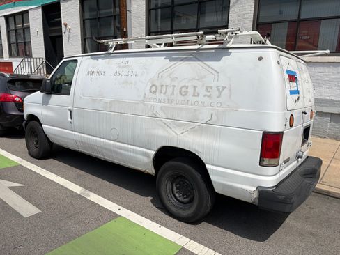 Used 2006 Ford E-250 and Econoline 250 RWD image 1