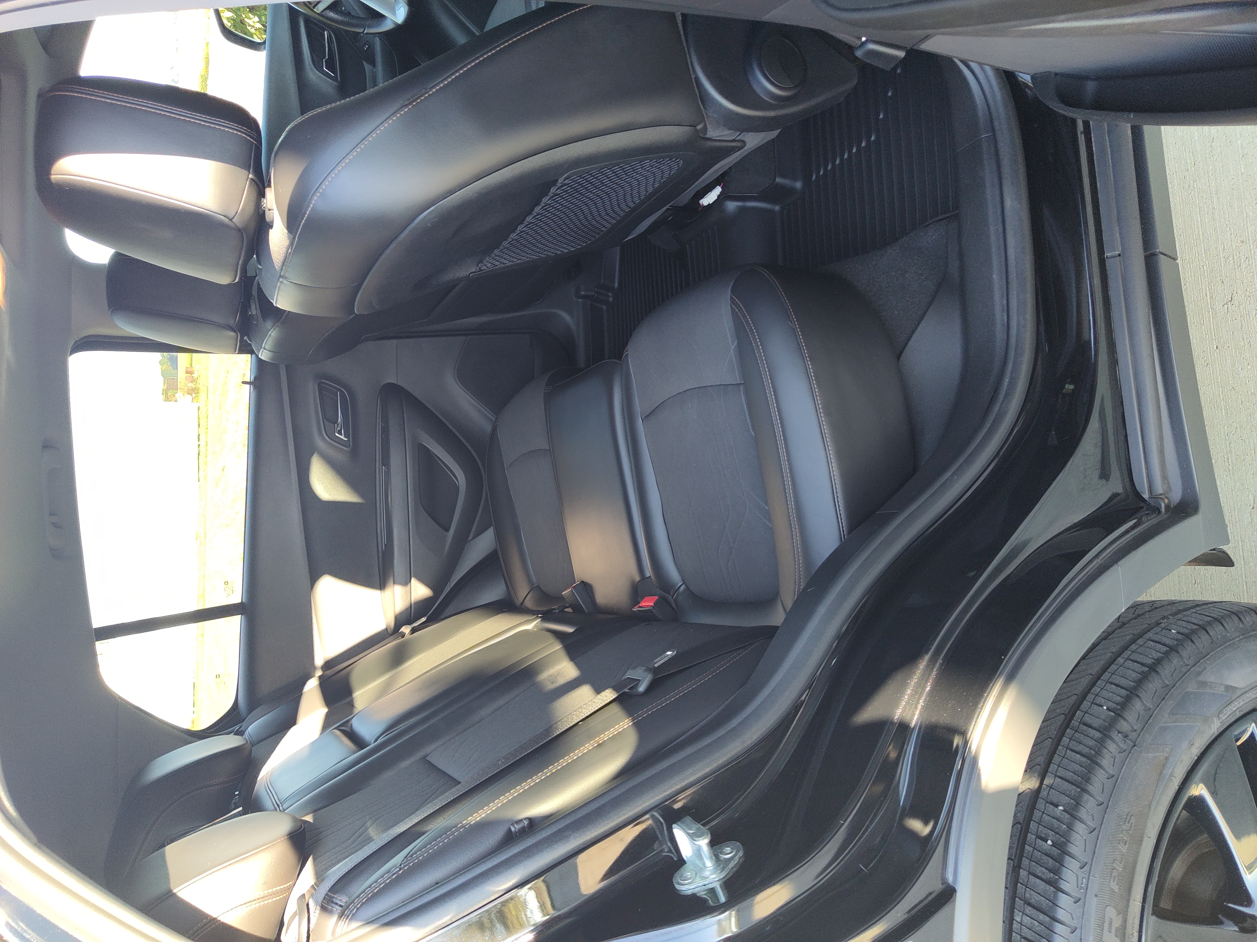 Used 2019 Chevrolet Trax LT w/ Sun & Sound Package AWD/4WD image 6
