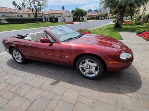 Used 1998 Jaguar XK8 Convertible image 2