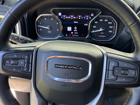 Used 2023 GMC Sierra 2500 Denali w/ Denali Ultimate Package AWD/4WD image 8