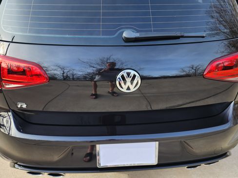 Used 2016 Volkswagen Golf 4-Door image 5