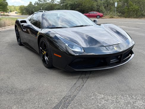 Used 2017 Ferrari 488 Spider RWD image 9