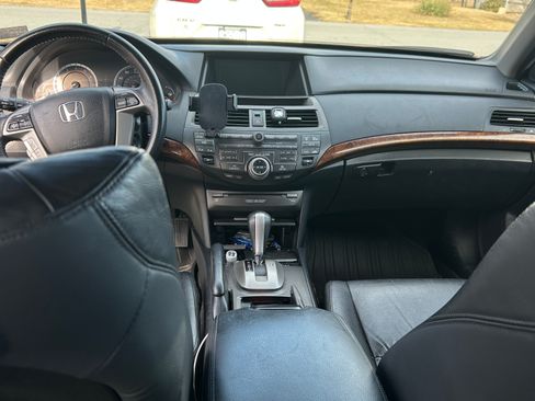 Used 2011 Honda Accord EX-L image 5
