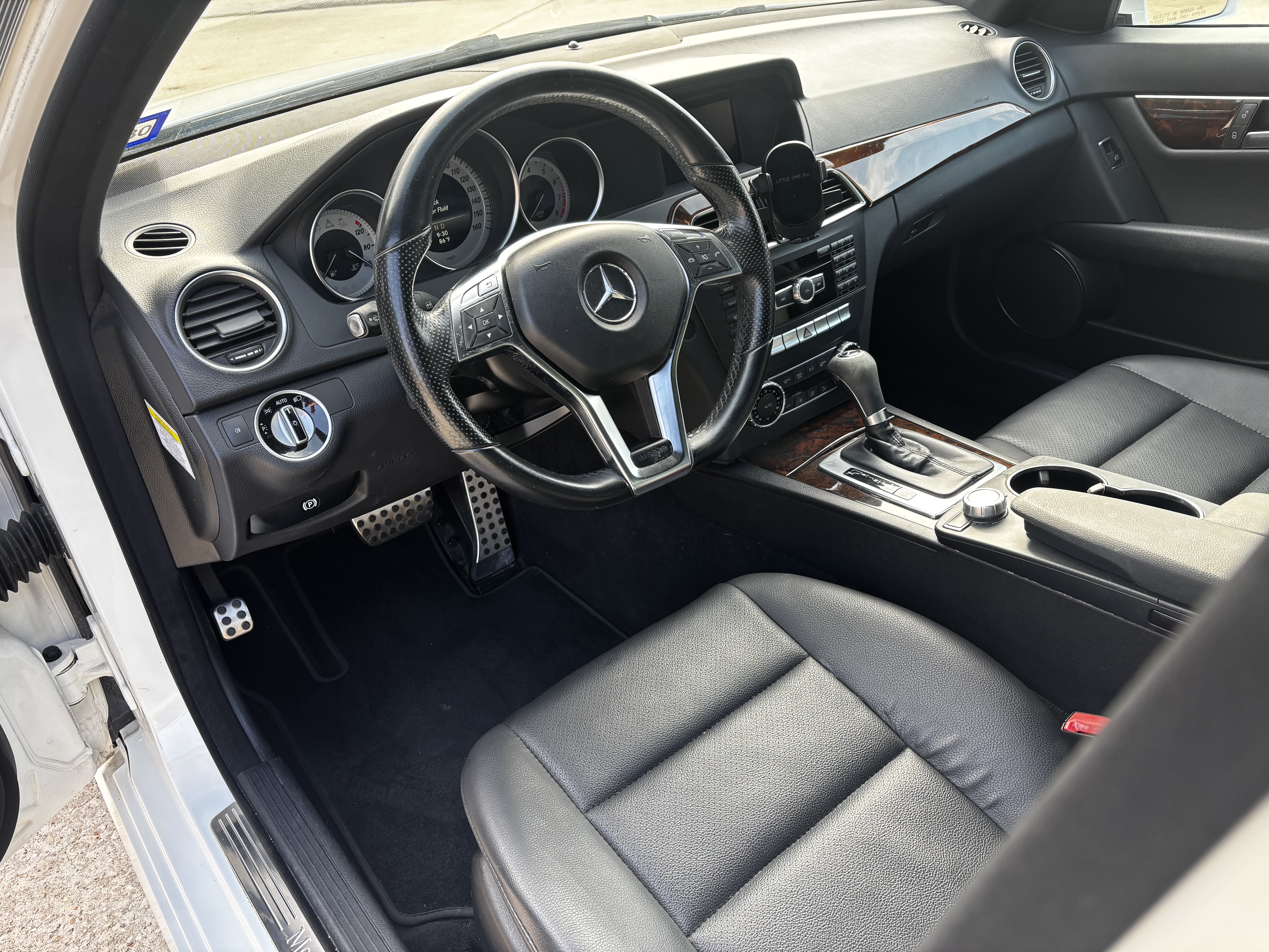 Used 2014 Mercedes-Benz C 250 Sedan image 2
