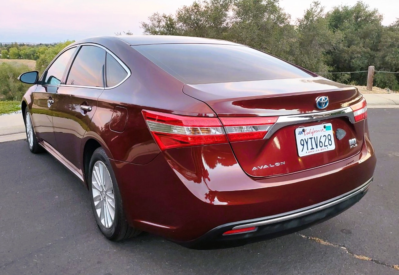 Used 2013 Toyota Avalon XLE Premium FWD image 8