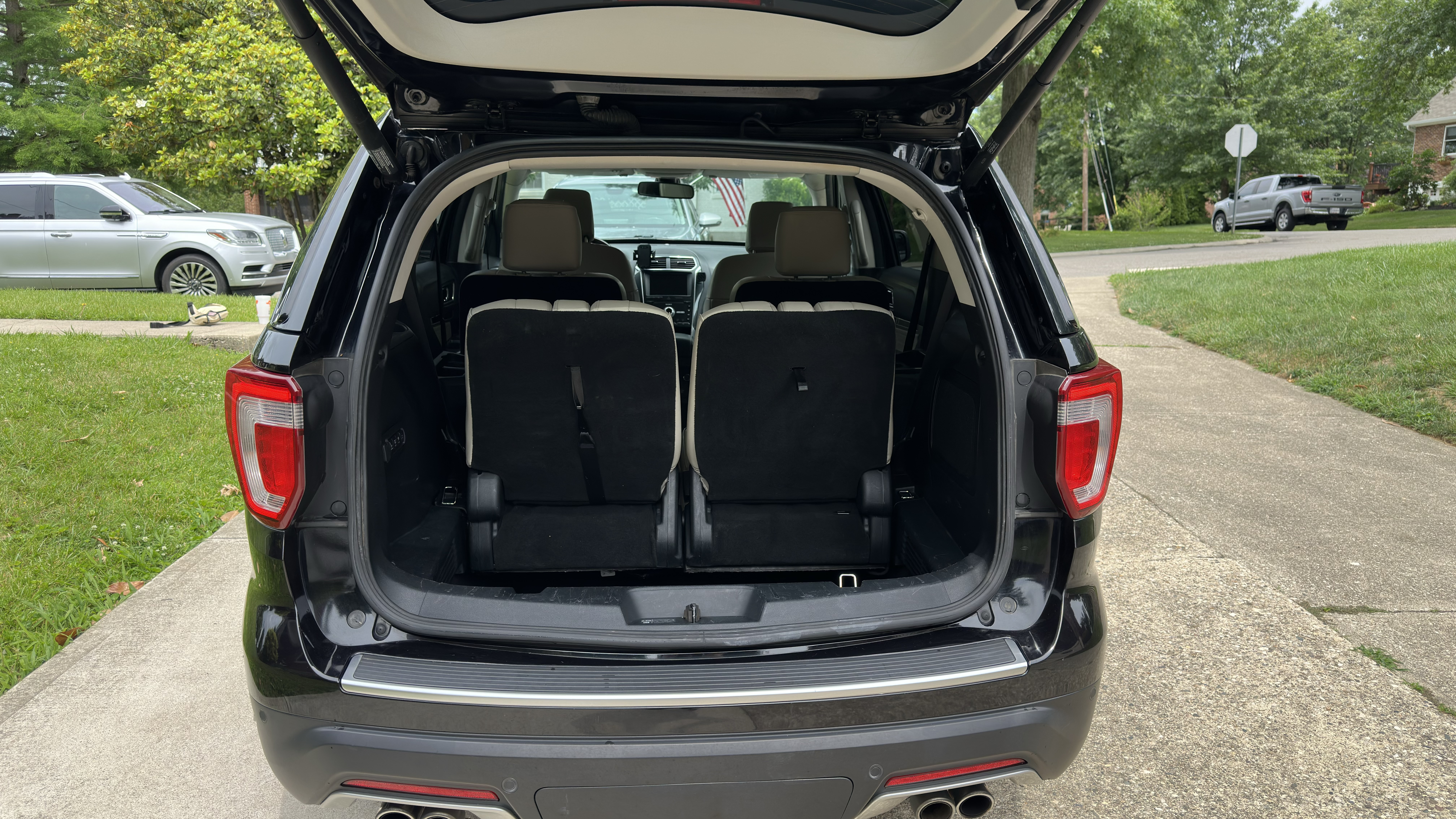 Used 2019 Ford Explorer Platinum AWD/4WD image 5