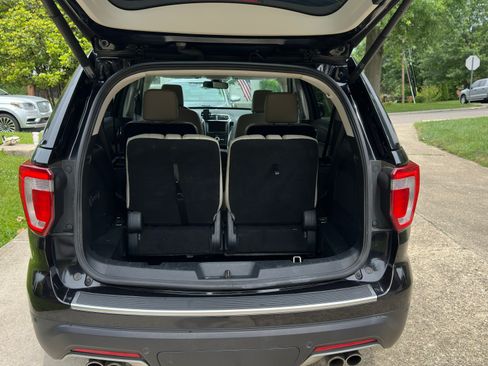 Used 2019 Ford Explorer Platinum AWD/4WD image 5