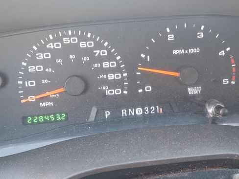 Used 2004 Ford F350 XL image 9