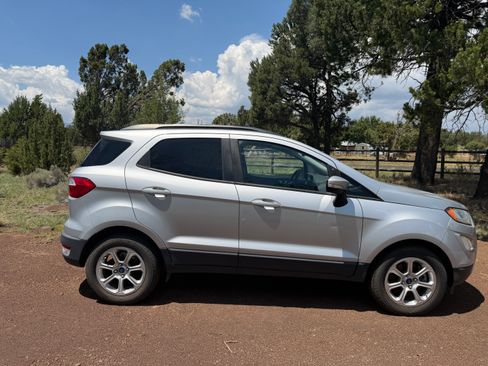 Used 2018 Ford EcoSport SE w/ SE Convenience Package FWD image 4