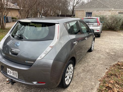 Used 2017 Nissan Leaf S image 5